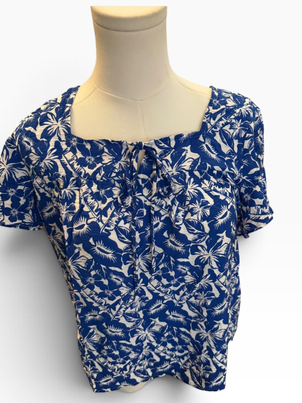 LOFT Outlet Tropical Tie Neck Top NWT | Small • Blue White • Puff Sleeve
